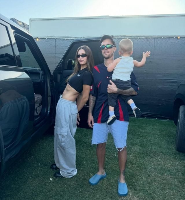 هايلي بيبر تستمتع بوقتها مع ابنها في حفل جاستن بيبر