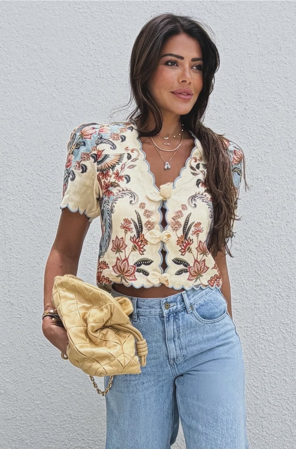 الدنيم موضة لا تغيب عن ستايل المؤثّرات السعوديات