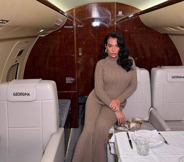 جورجينا رودريغيز بأناقة لافتة