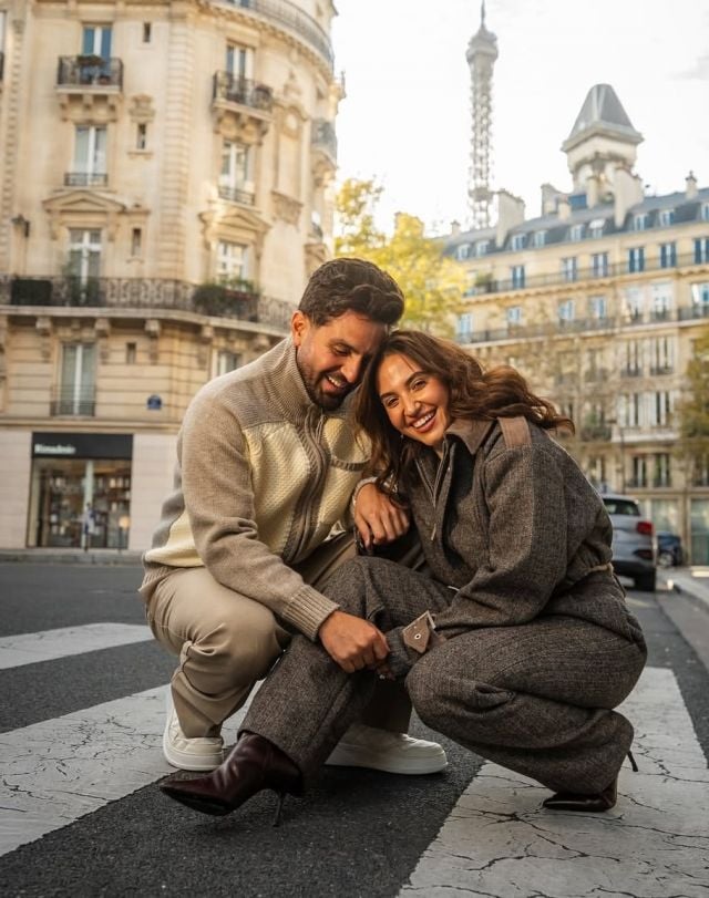 لقطات عفوية تجمع سارة الورع بزوجها غيث مروان