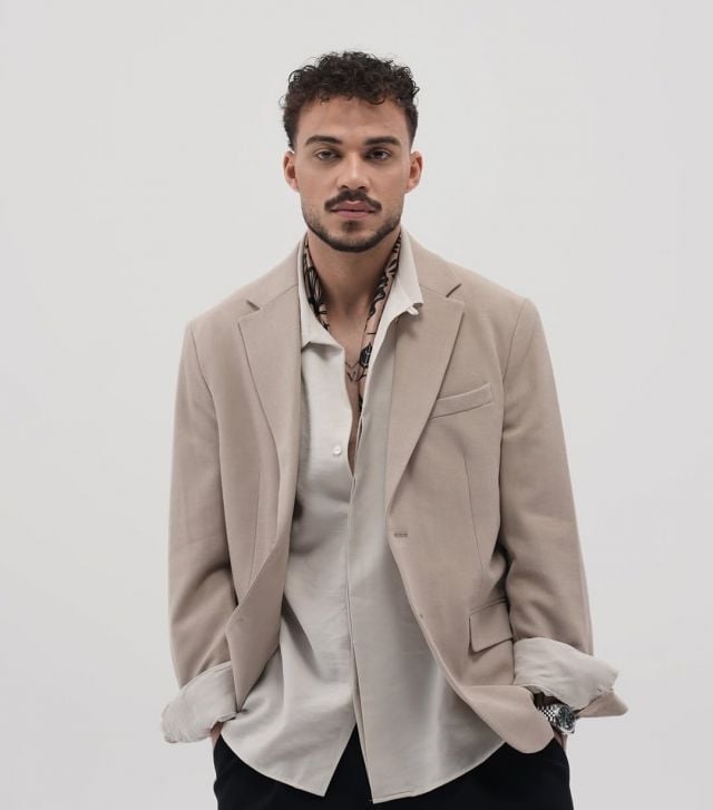 بعد أشهر من الزواج.. حسام السيلاوي ينفصل عن زوجته