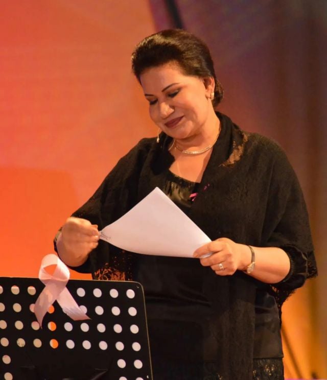 ما حقيقة سحب الجنسية الكويتية من سعاد عبد الله؟