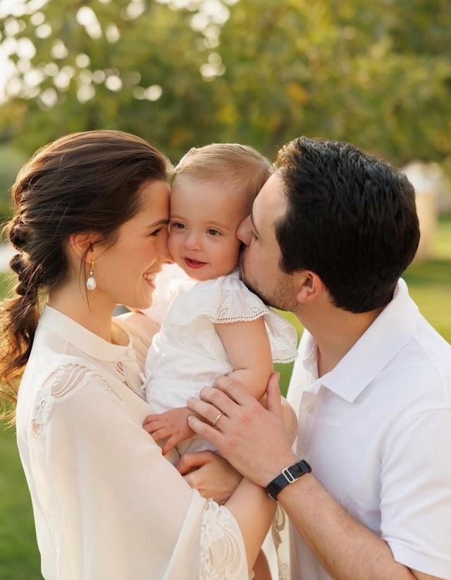 الأمير الحسين بن عبد الله الثاني يحتفل بعيد ميلاد زوجته الأميرة رجوة