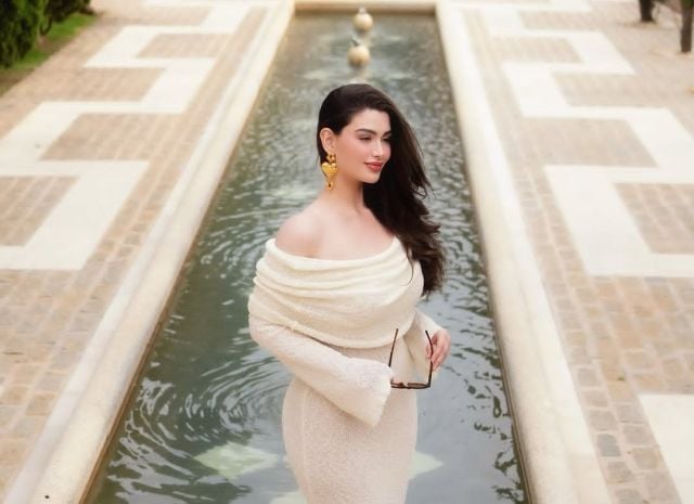 روان بن حسين تتألق بموضة الفساتين الطويلة الضيقة