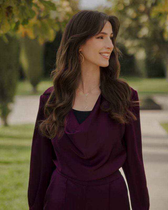 الأناقة المينيمالية سر تميز إطلالات الأميرة رجوة