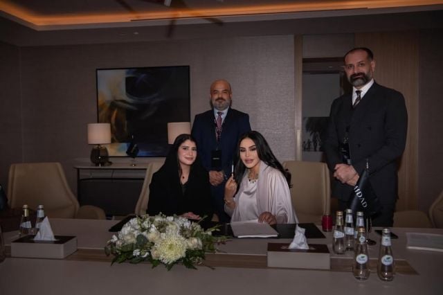 أحلام توقّع عقد الشراء