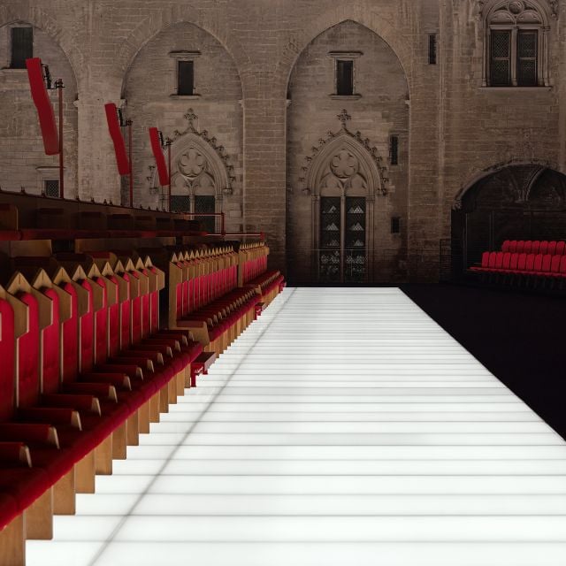 WOMEN_CRUISE26_SHOW_EMPTY SET_SPEEDY CAMPAIGN VISUALS_© Louis Vuitton