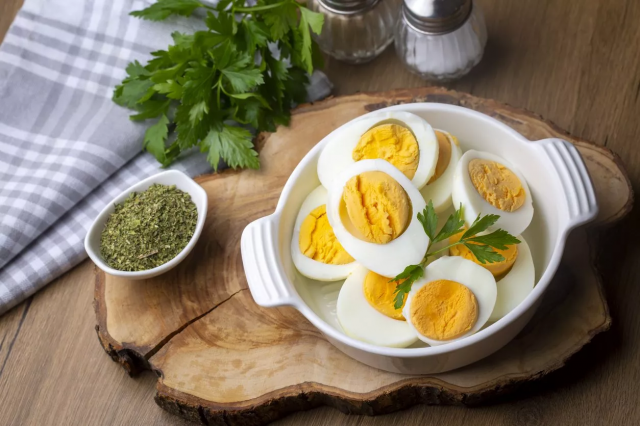 تفسير البيض في المنام وحلم جمع البيض