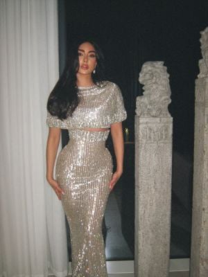 نور الغندور تعتمد صيحة الكورسيه الجذّابة