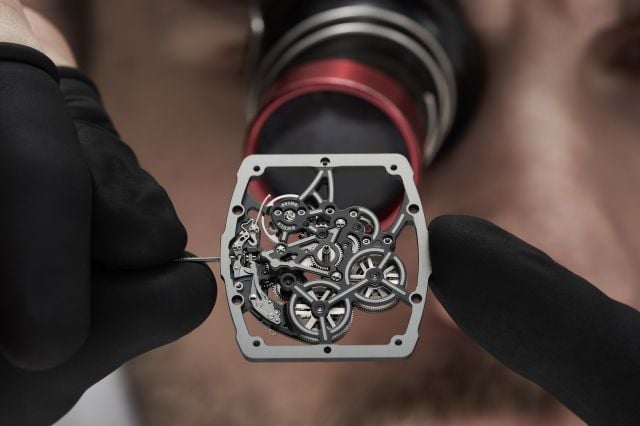 صناعة ساعة RM 55-01 من Richard Mille دقة هندسية فائقة