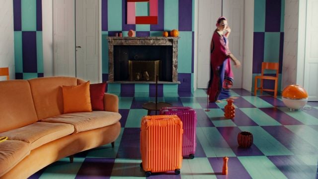 علامة RIMOWA تطرح لونين جديدن من الشنط