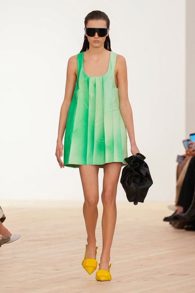 صيحات الموضة بألوان مفعمة بالحياة لربيع 2026