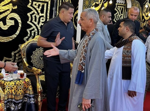 حمو بيكا يتلقى عزاء والده