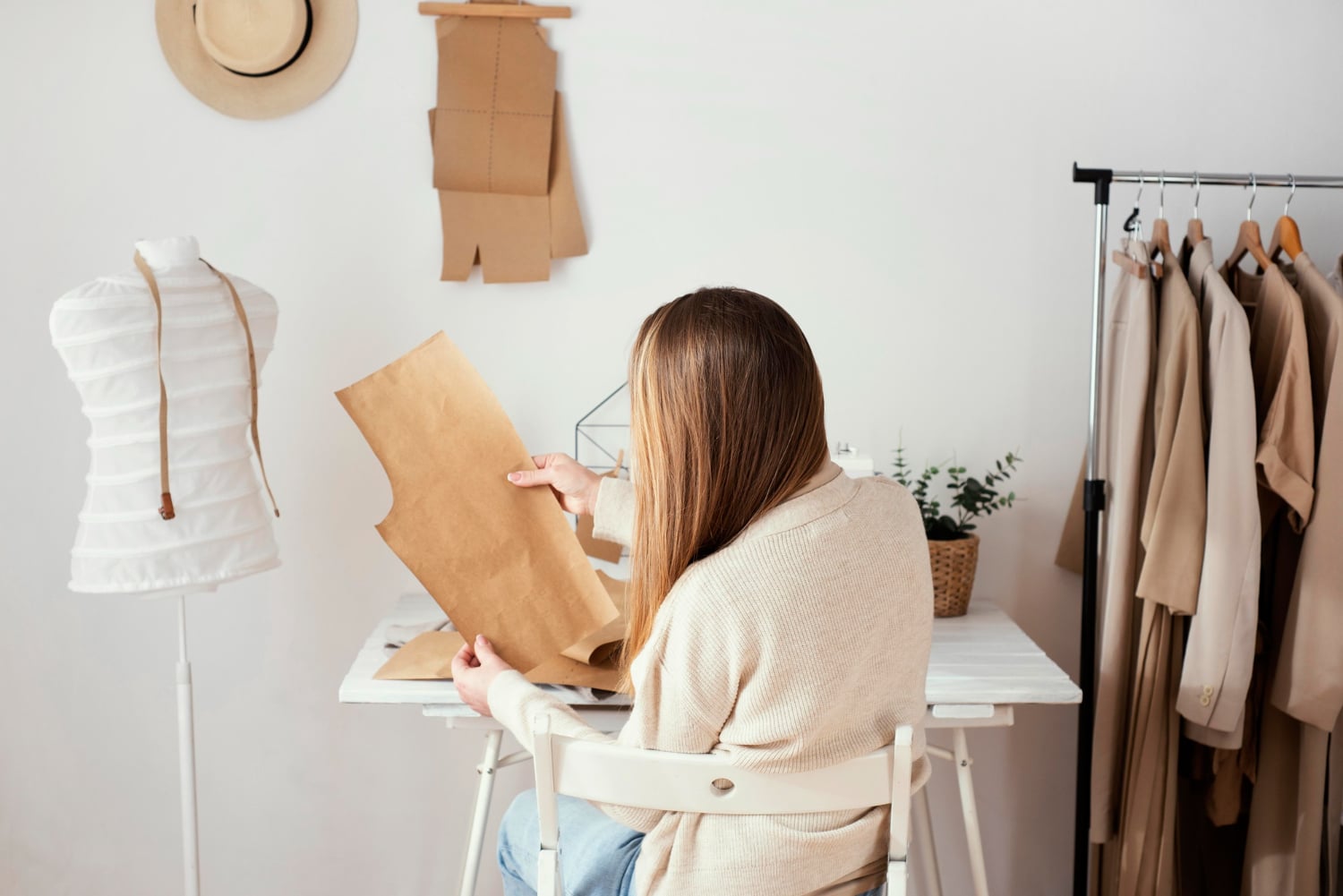 أكثر من مجرد موضة… كيف تؤثر الأزياء على حالتنا النفسية؟