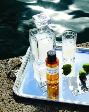 عطر Dior Paradise... يستحق حدائق بروافنس الساحرة 