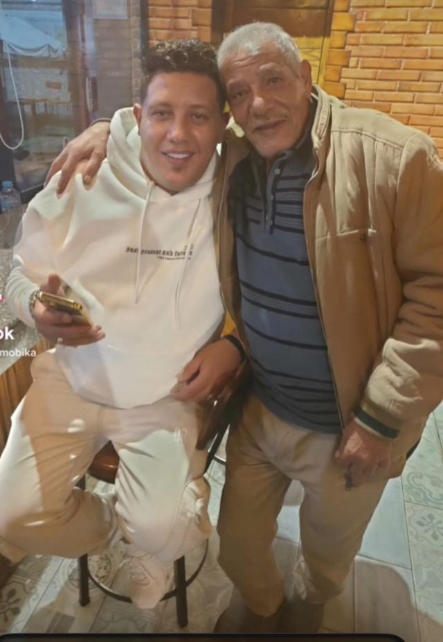 حمو بيكا مع والده الراحل