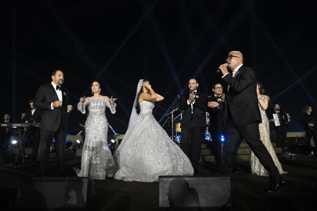 يسرا وياسر جلال ونجوم الفن يحتفلون مع عماد زيادة بزفاف ابنة شقيقه (فيديو وصور)