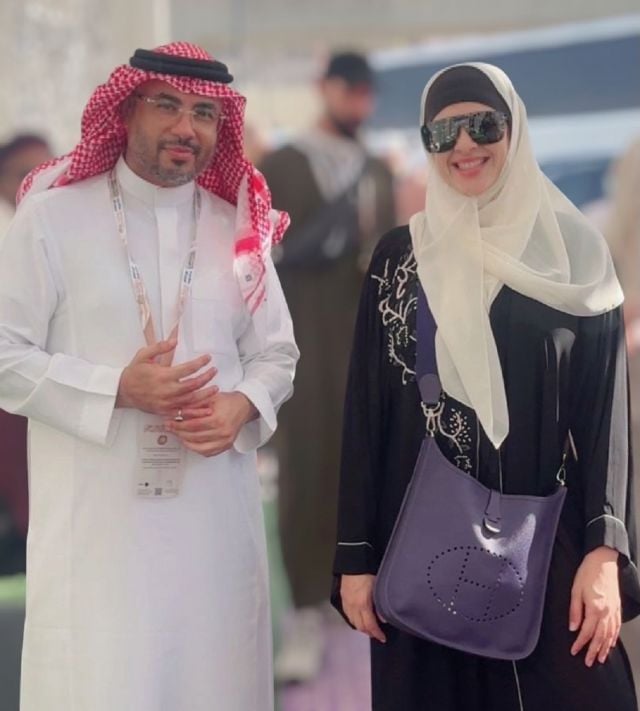 ياسمين عبد العزيز مع فهد السمحان في الحج