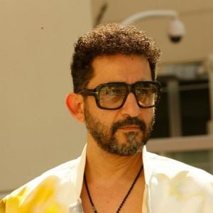 الموت يفجع أحمد حلمي بوالدته بعد معاناة من المرض