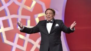 رامي إمام يوضح حقيقة ظهور والده وأخبار مشاركته في سداد ديون مصر