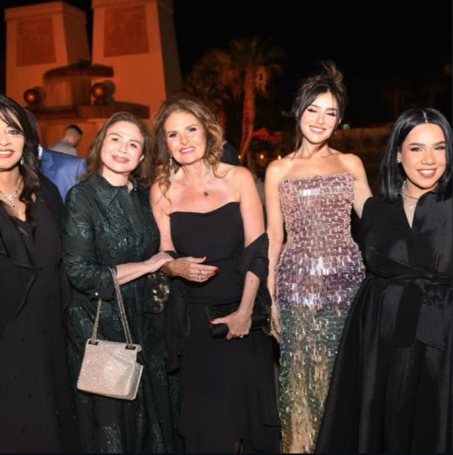 يسرا والهام شاهين في حفل الزفاف