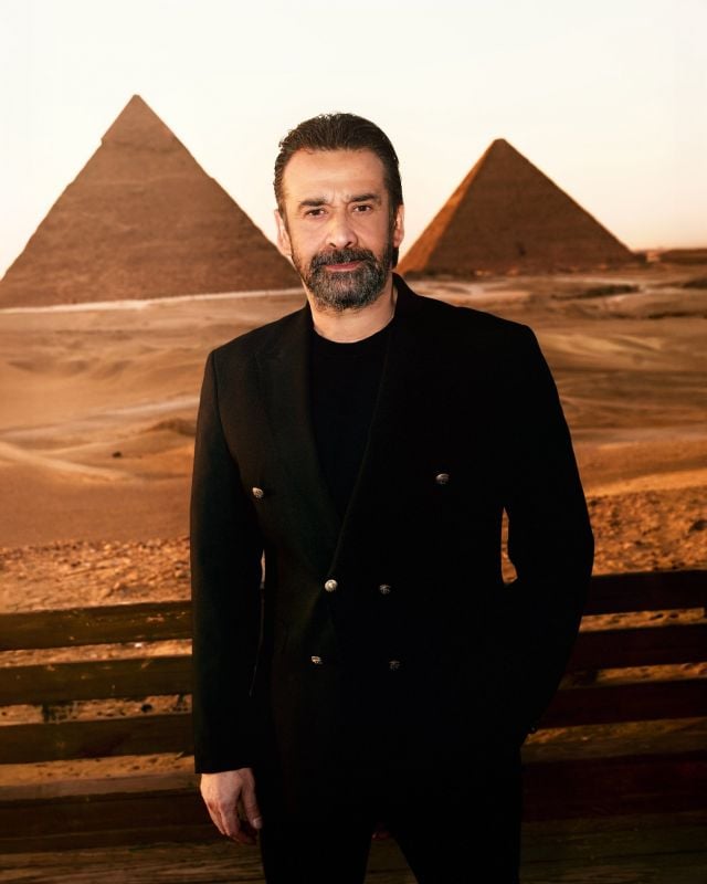 كريم عبد العزيز يفاجئ مشاهدي فيلم 