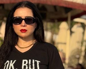 مي عز الدين تكشف سبب كبر بطنها مؤخراً (فيديو)
