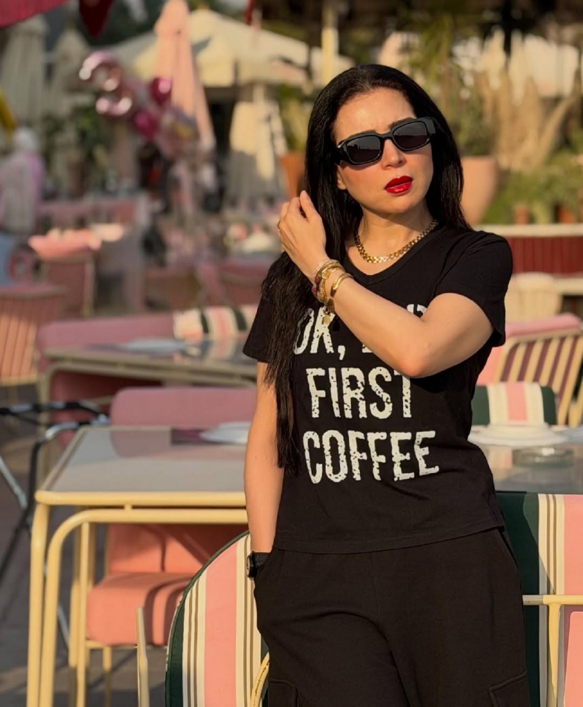 مي عز الدين تكشف سبب كبر بطنها مؤخراً (فيديو)