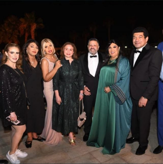 ادوارد مع زملائه النجوم