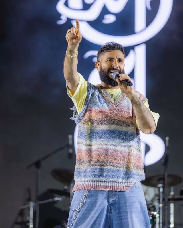 أحمد سعد يغنّي في الحفل
