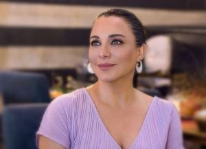 سلاف فواخرجي تكشف عن دخولها كتابة الأغاني بالصدفة (فيديو)
