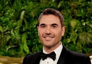  أحمد عز يكشف عن رأيه في المنافسة على إيرادات السينما والأعلى أجراً