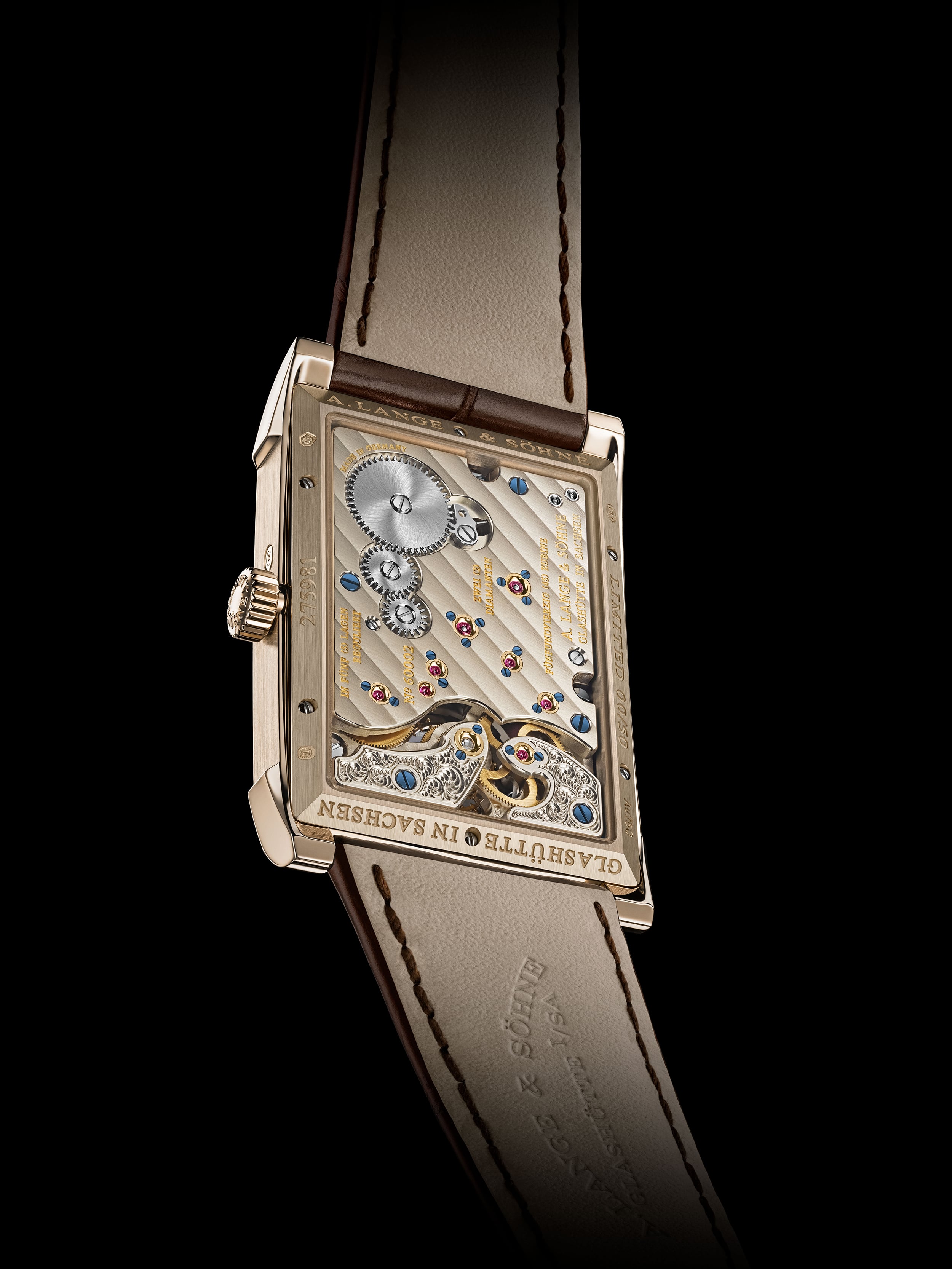 الجهة الخلفية للساعة الجديدة CABARET TOURBILLON HONEYGOLD