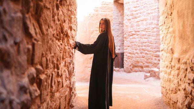 حِرفيو العلا في مدرسة الديرة