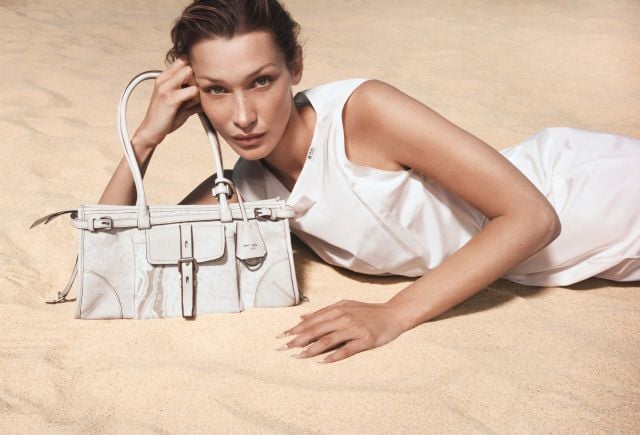 Prada “Days of Summer” 2026.. عندما تتحول المدن إلى شواطئ حالمة