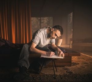 السيلاوي يعتذر ويعترف بمرضه: أنا أقاتل بشراسة
