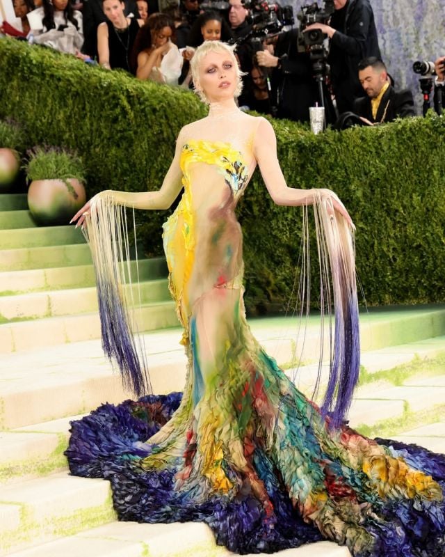 عندما تتحوّل المنحوتات والرسومات التاريخية إلى فساتين Met Gala 2026