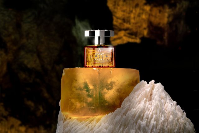 عطر topaz من Kajal