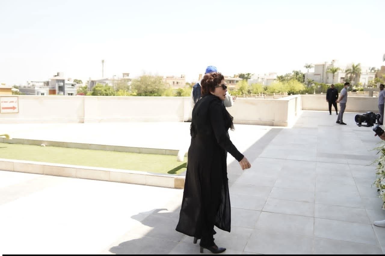 لبلبة في جنازة هاني شاكر