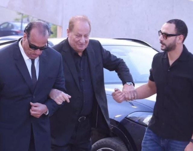 هاني مهنى وأحمد خالد صالح في عزاء الراحل هاني شاكر