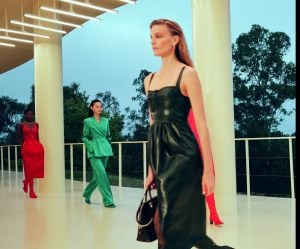 مجموعة Hermes: أوجه متعدّدة للأنوثة بألوان مشرقة