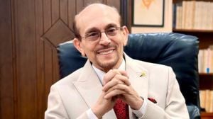 تفاصيل الحالة الصحية لمحمد صبحي بعد دخوله العناية المركزة