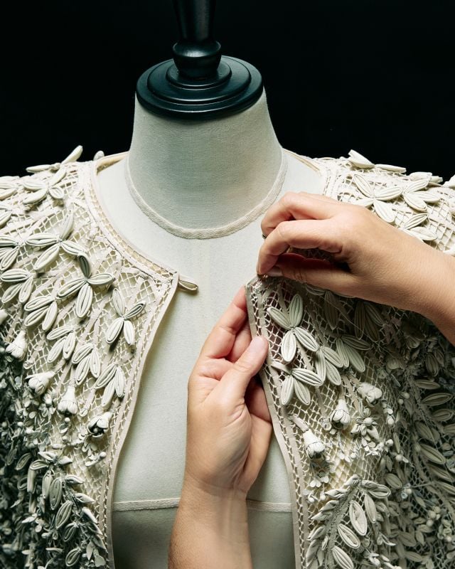 صور من كواليس إعداد أزياء FENDI للأزياء الراقية خريف/شتاء 2026-2027