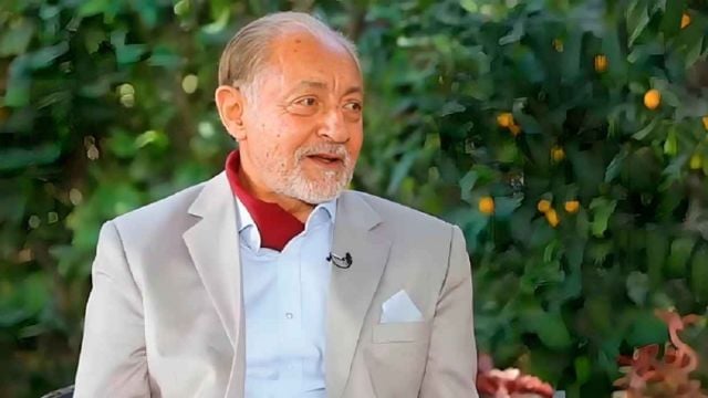 نقل عبد العزيز مخيون الى المستشفى بعد تعرّضه لوعكة صحية
