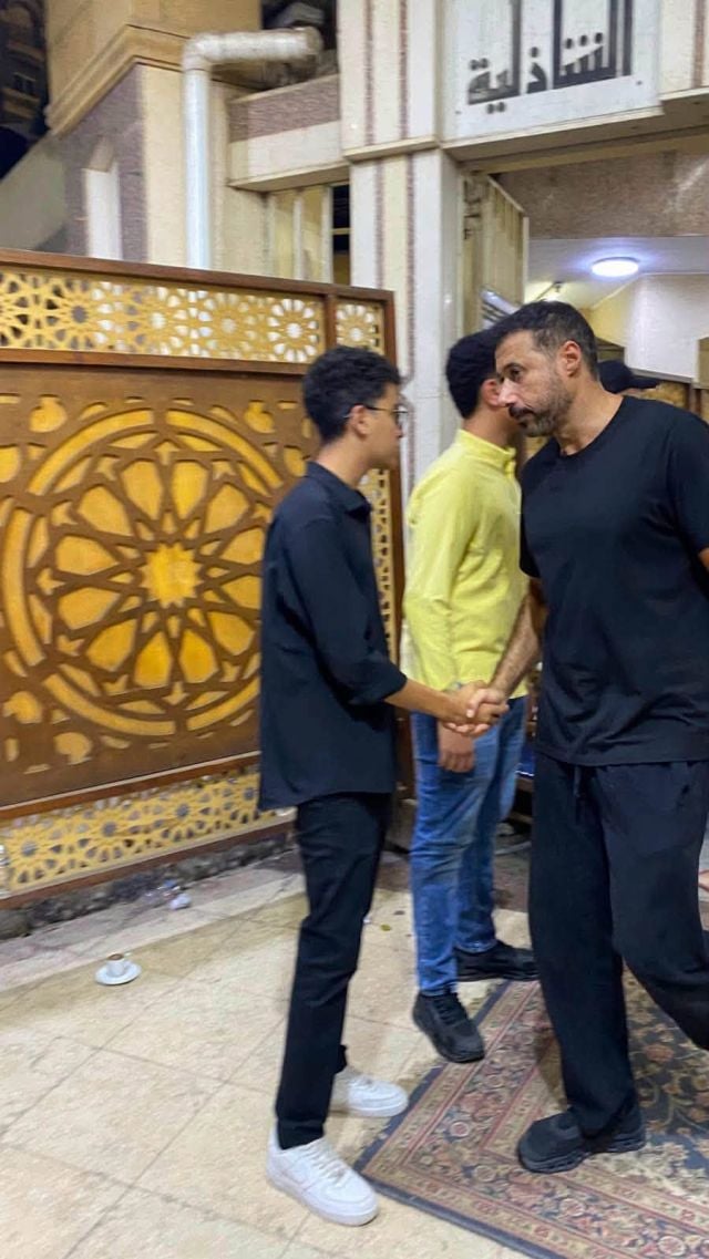 أحمد السعدني يحرص على حضور العزاء في شهر العسل