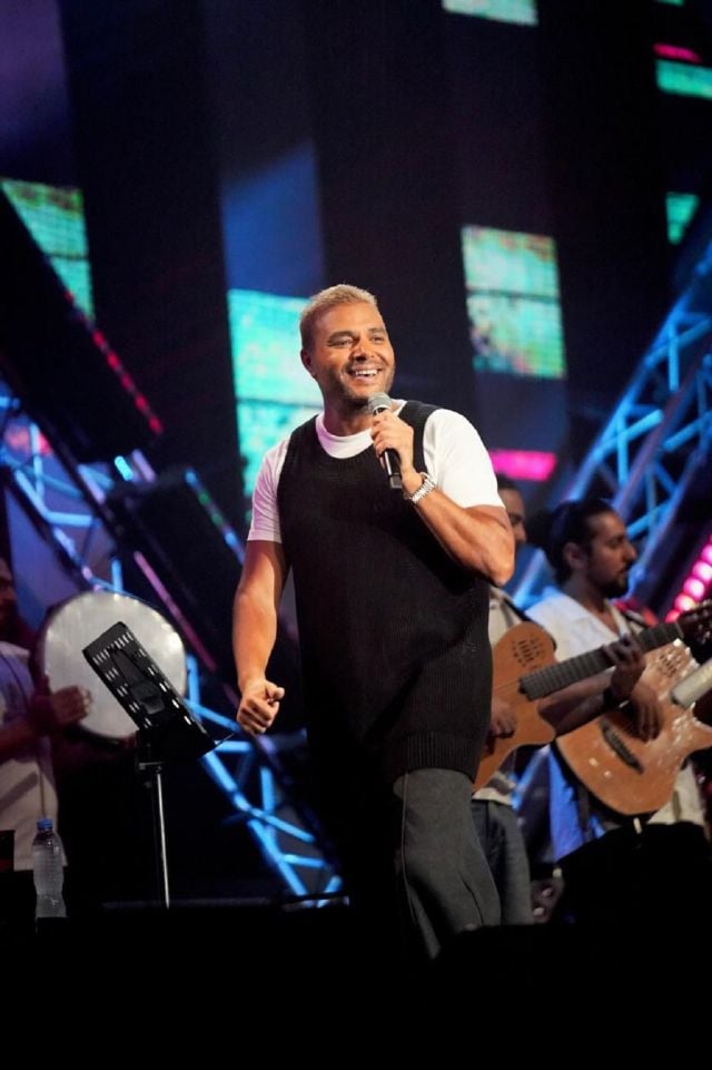 رامي صبري يتفاعل مع جمهور حفله الأول في أبو ظبي