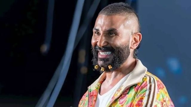  أحمد سعد يعلن مفاجأة على الهواء عن نتيجة مباراة مصر ونيوزيلندا (فيديو)