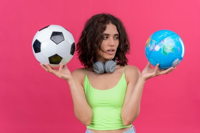 موضة كأس العالم: ارتدي ألوان وطنك بأسلوب راقٍ