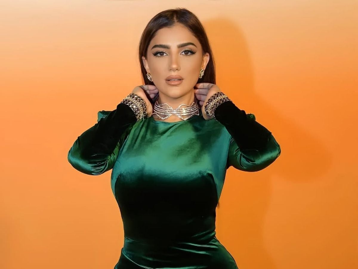 مي عمر تهنّئ ياسمين عبد العزيز بفيلمها الجديد رغم المنافسة بينهما