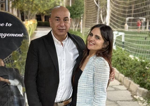  زوجة حسام حسن تنهار بالبكاء في لحظات مؤثرة عقب التأهل الى دور الـ16 (فيديو)